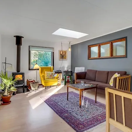 Amazing In Prst With Wifi And 2 Bedrooms 2 Prázdninový dům