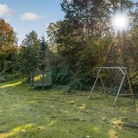 Amazing In Prst With Wifi And 2 Bedrooms 2 Prázdninový dům *